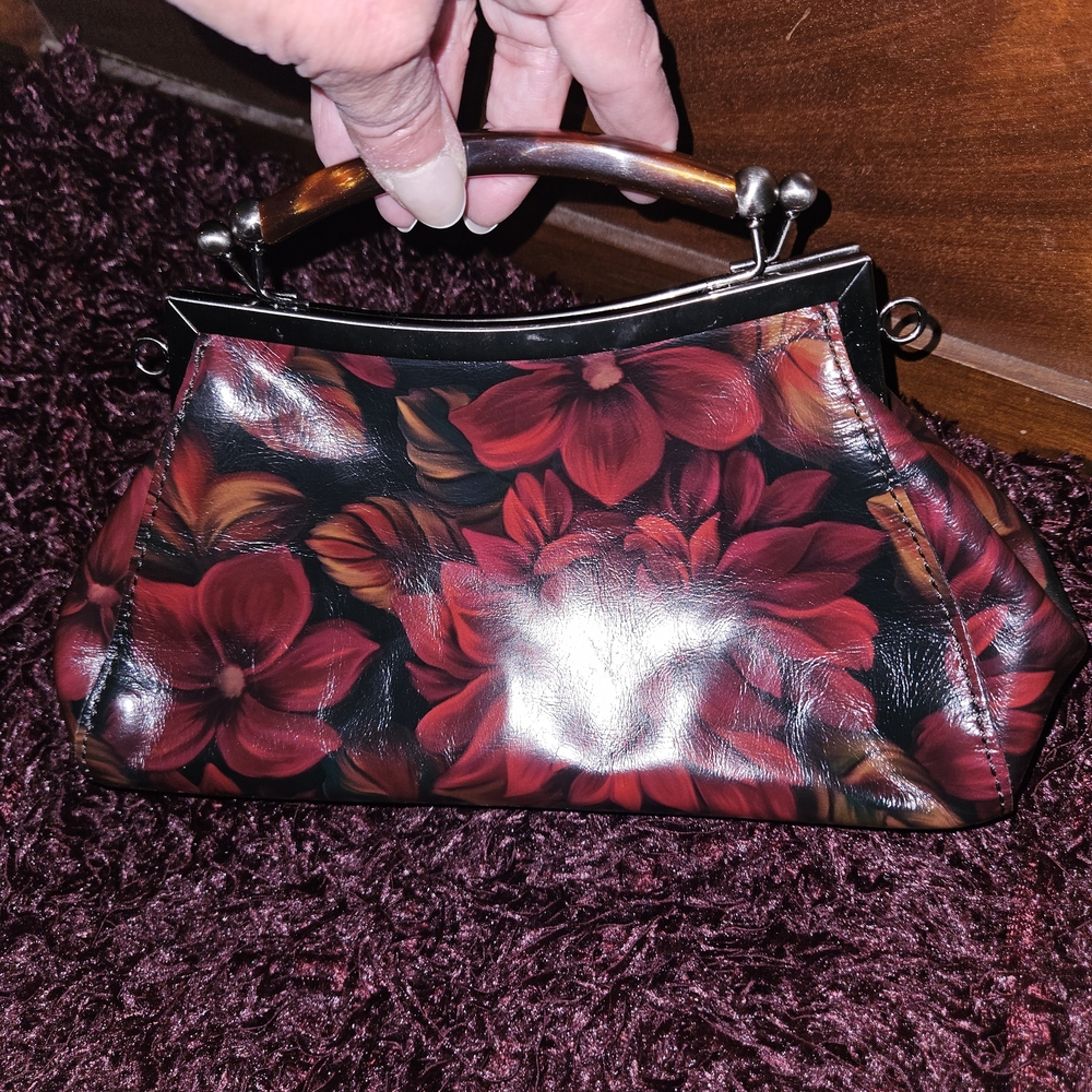 Patricia Nash Red Floral Clutch with Wooden Handle - Picture 3 of 7